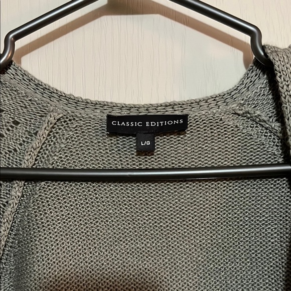 Gray knit cardigan size Lg soft material - Picture 2 of 4